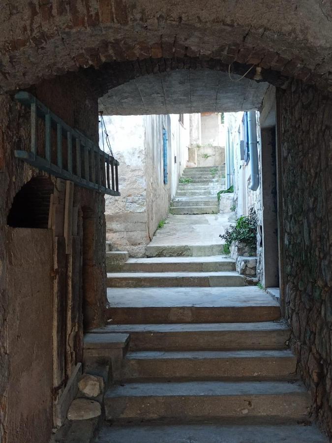 Appartamento Kamena Kuca Pandorovica Kali Esterno foto